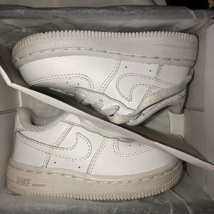 WHITE NIKE AIR FORCE ONES BABY SZ 5